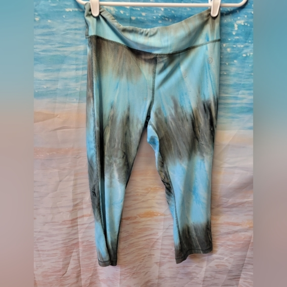VOGO Athletica Size Medium 2 Color Crop‎ leggings